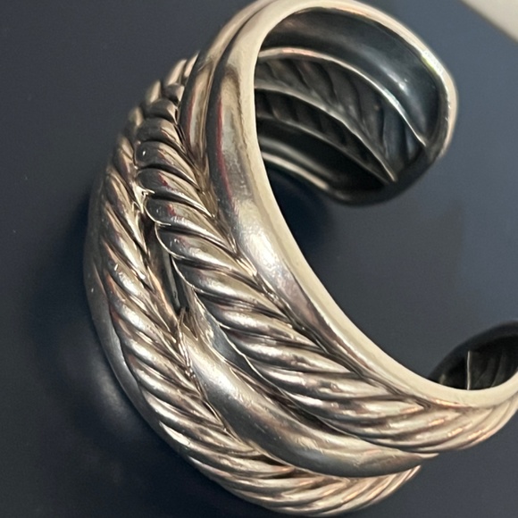 David Yurman Wide Crossover Cuff Bracelet in Sterling Silver 925 Size M - Picture 6 of 10